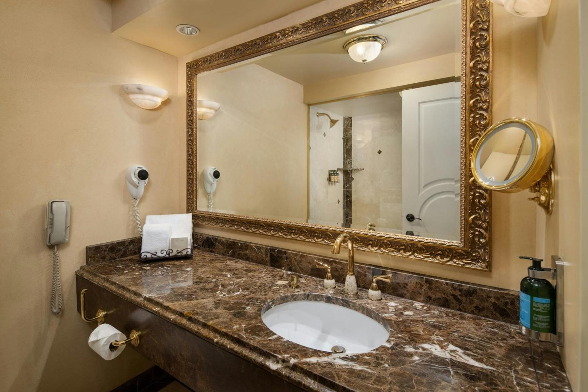 Davenport Hotel, Autograph Collection 4*